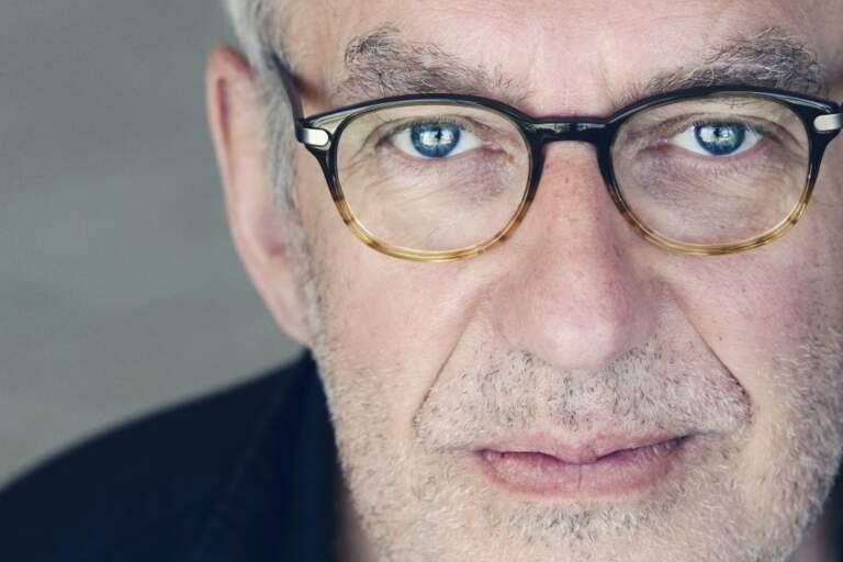 En porträtt av Lars Väringer